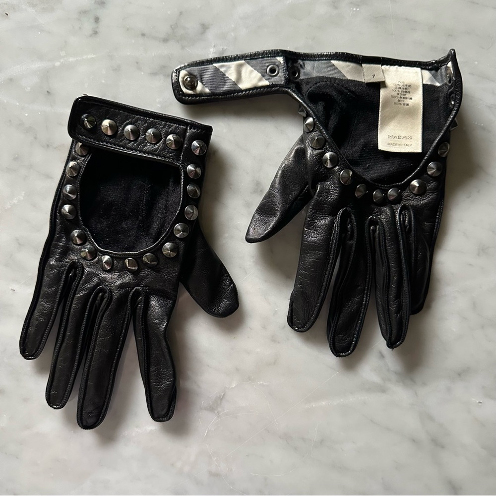 Burberry Black Leather Silver Studded Driving Gloves Sz 7